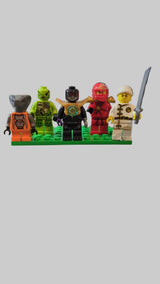 Bunte Tüte mit diesen 5 Minifiguren aus dem Bereich Ninjago njo18