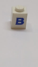 1x1 Stein mit blauem Großbuchstaben B Muster Serif Schriftart weiß