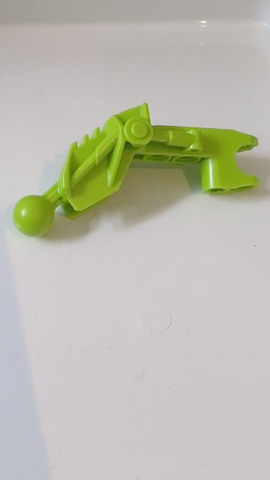 Bionicle Av-Matoran Beinsegment mit Kugelgelenk und Kugelpfanne lindgrün