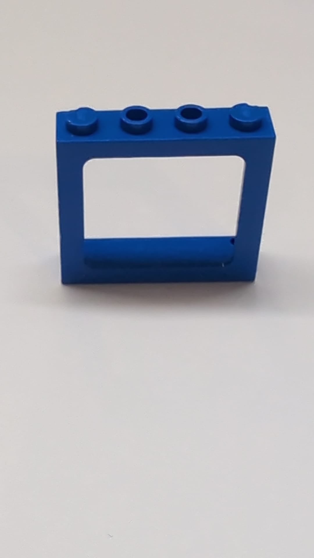 1x4x3 Zug Fenster geschlossene und hohle Noppen blau