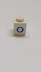 1x1 Stein mit blauem Großbuchstaben-O-Muster weiß