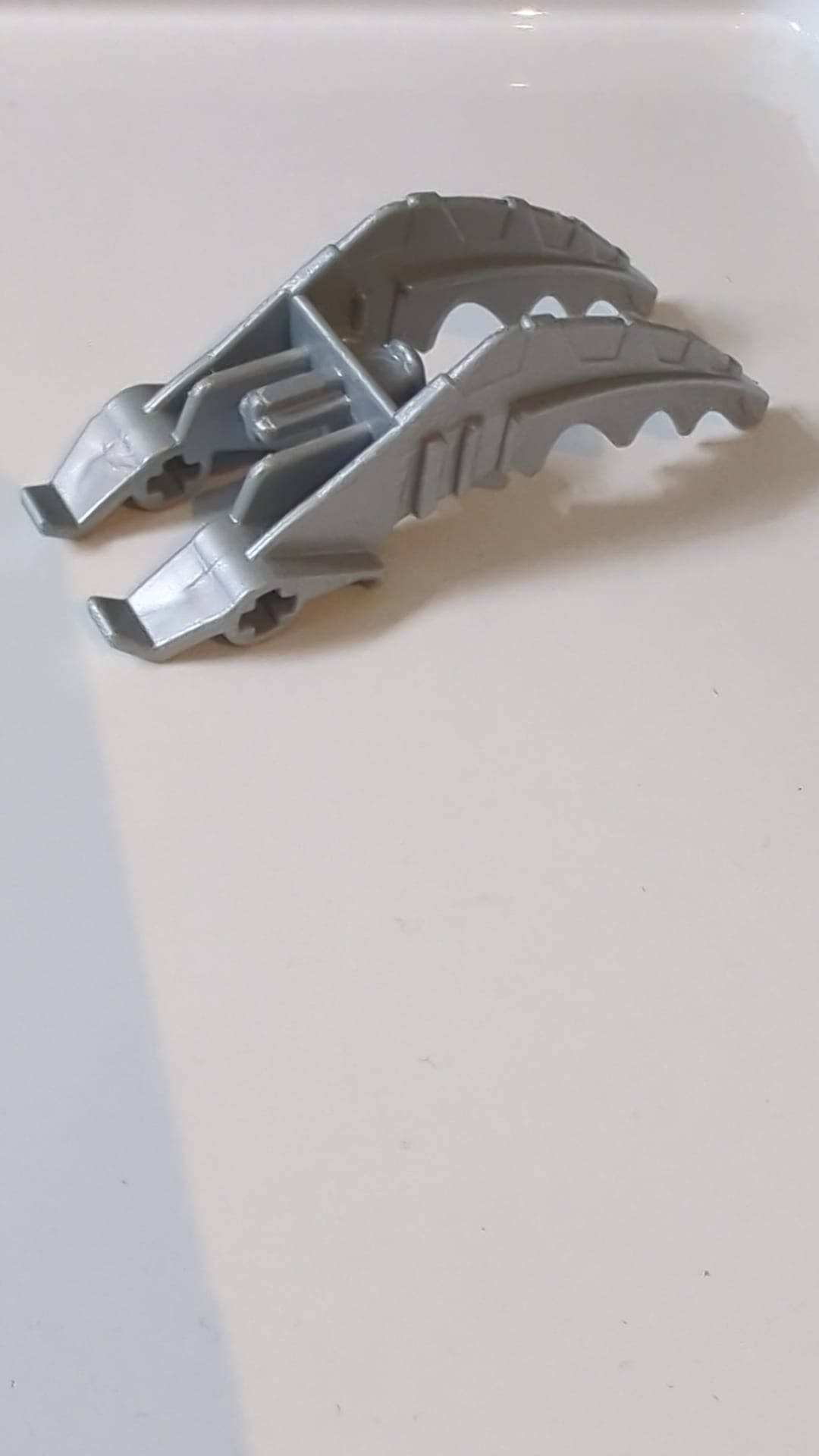 Bionicle-Fuß Mistika mit Klaue und Achse pearl hellgrau