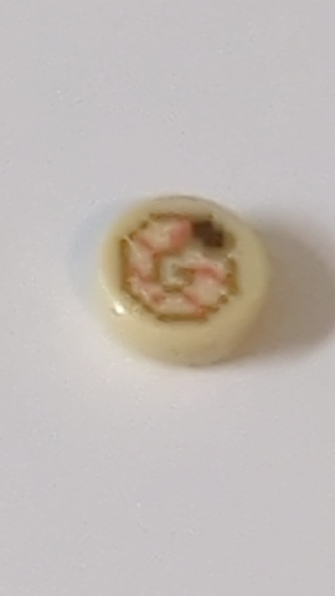 1x1 Fliese, rund, mit pixeligem Minecraft-Korallen- und Nautilusmuschel-Muster in Dunkelbeige beige