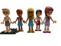 Bunte Tüte mit diesen 5 Minifiguren aus dem Bereich Friends