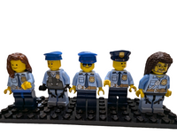 Bunte Tüte mit diesen 5 Minifiguren aus dem Bereich City