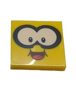 2x2 Fliese bedruckt with Large White Eyes with Black Outline, Dark Brown Open Mouth Smile with Red Tongue Pattern (Super Mario Lakitu Face) gelb yellow