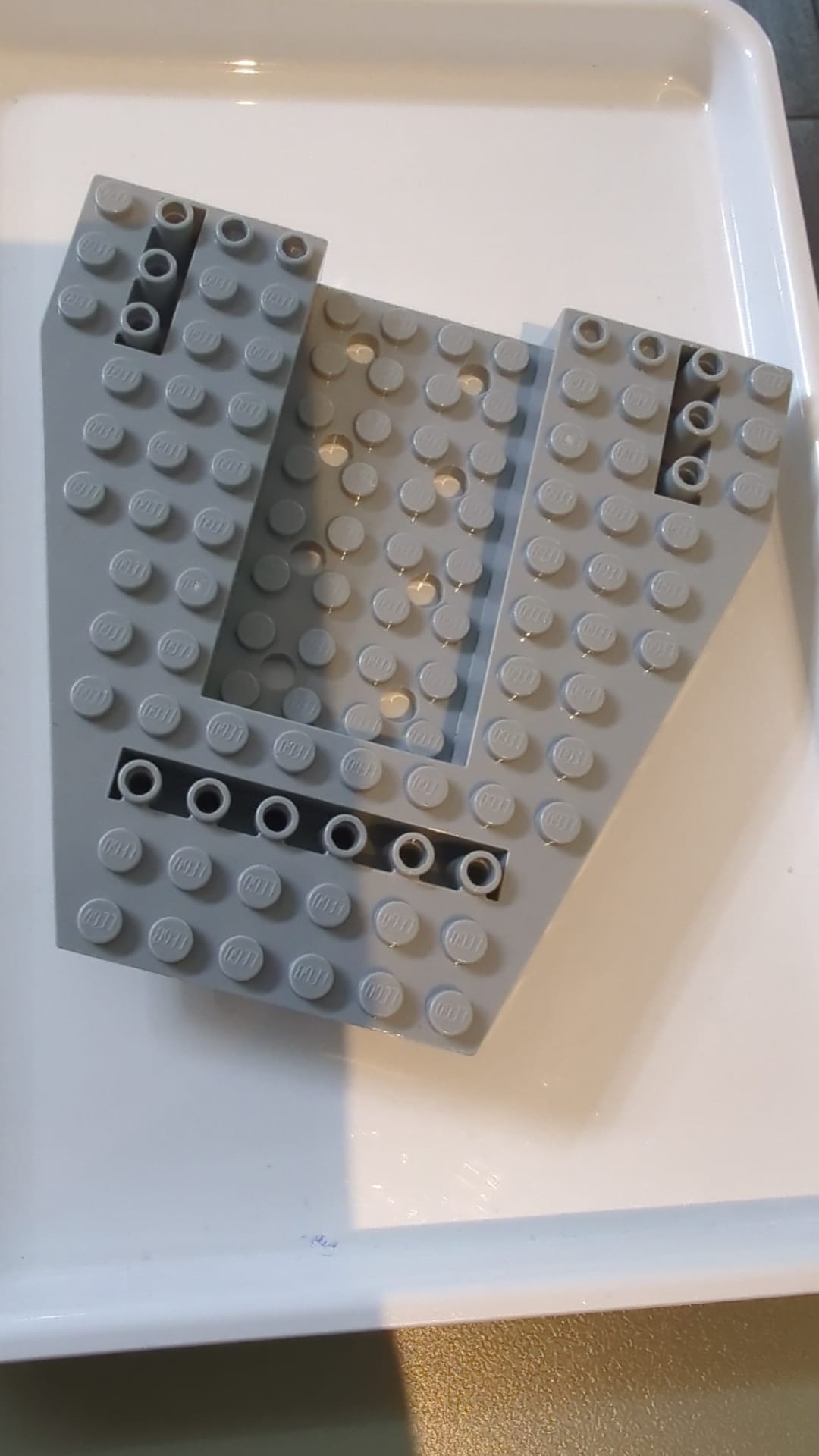 12x12x1  1/3 Fahrzeug, Grundfläche mit 4 x 8 vertiefter Mitte und 8 Löchern neuhellgrau