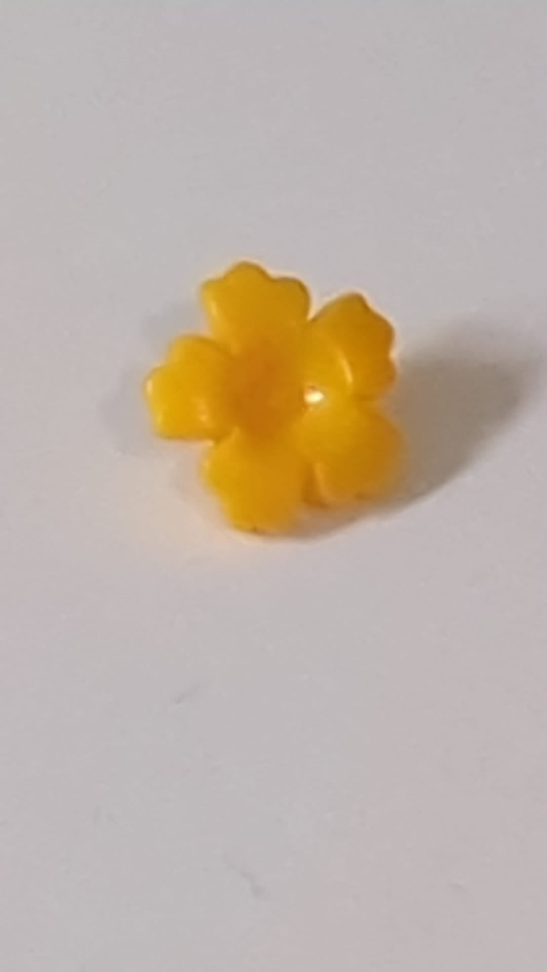 Friends Accessories Haarschmuck, Blume mit gezackten Blütenblättern und kleiner Nadel hellorange