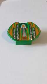 2x2 Stein, modifiziert ohne Noppen, schräg mit ausgestellten Flügeln und Kratzmuster grün