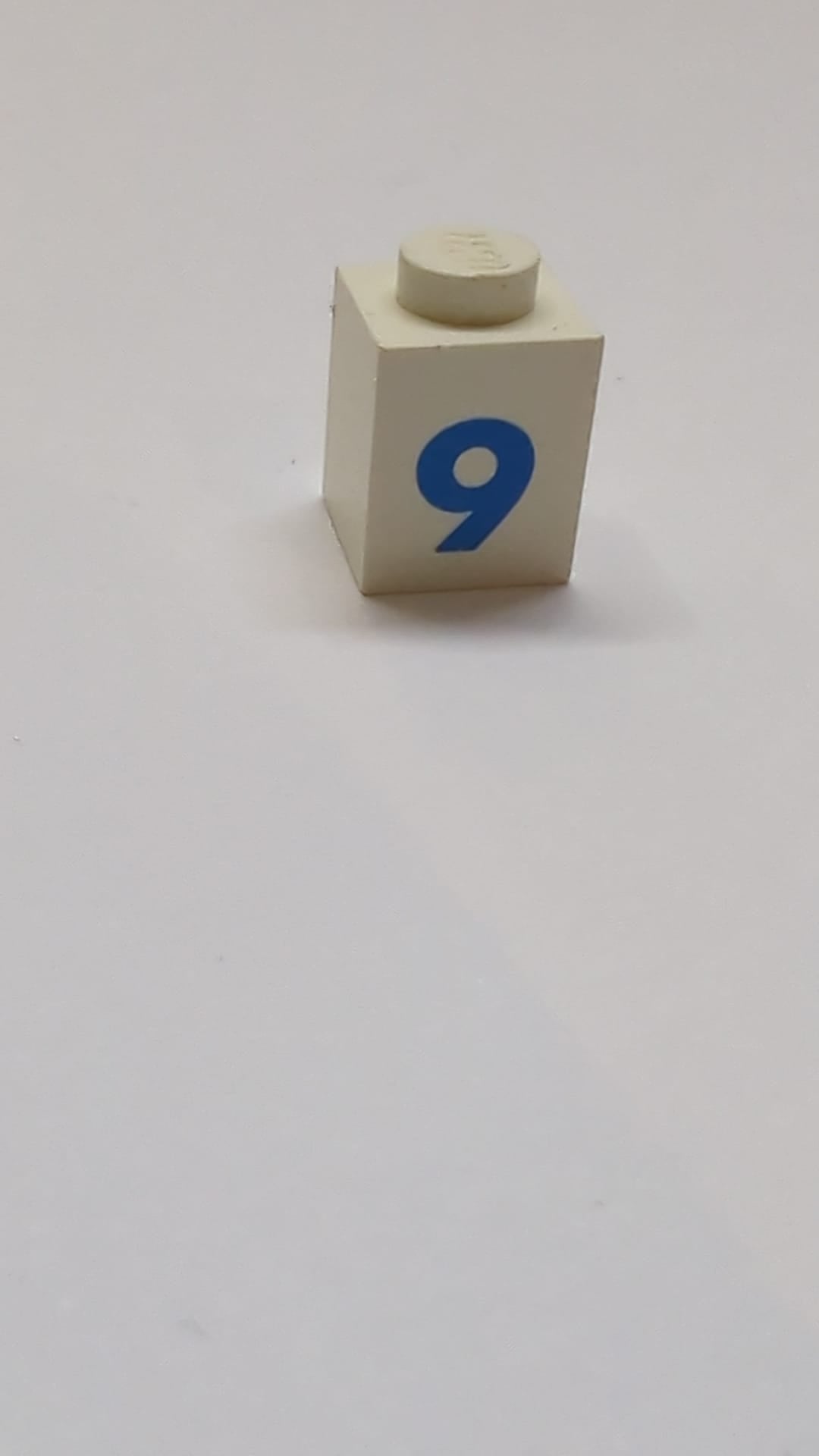 1x1 Stein mit blauem Zahlenmuster 9 Fettschrift weiß