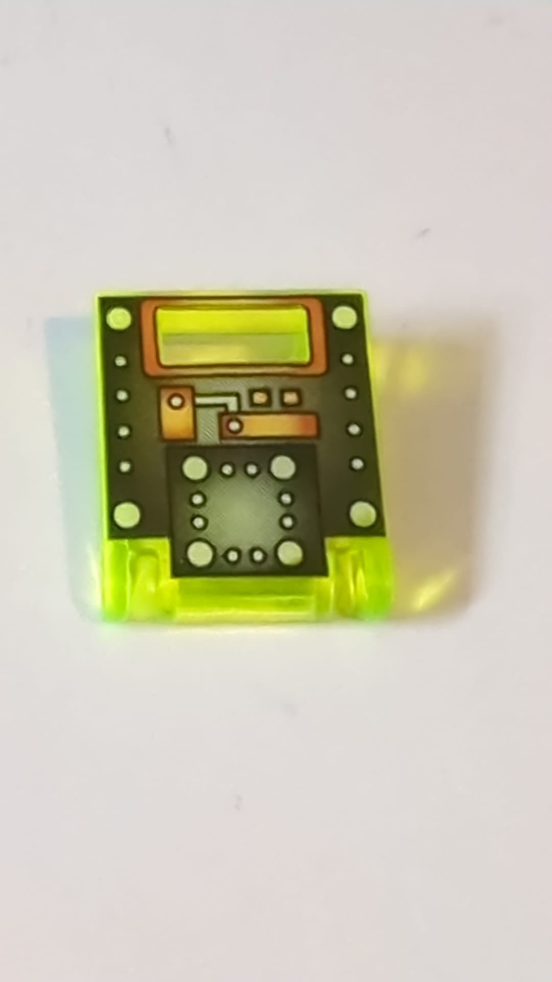 2x2x2 Behälter, Kiste  Tür mit Schlitz mit weißen Punkten und Stachelrochen mechanisches Muster transparent neongrün
