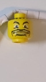 Minifigur, NBA-Kopf mit Lippen, Spitzbart und Haarstreifenmuster gelb