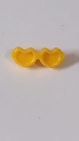Friends Accessoires Brille, herzförmig mit kleinem Anstecker hellorange