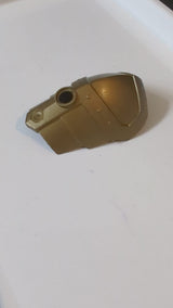 Große Figurenrüstung, Schulter mit glatten, geschichteten Platten und Stiftloch dunkelgold