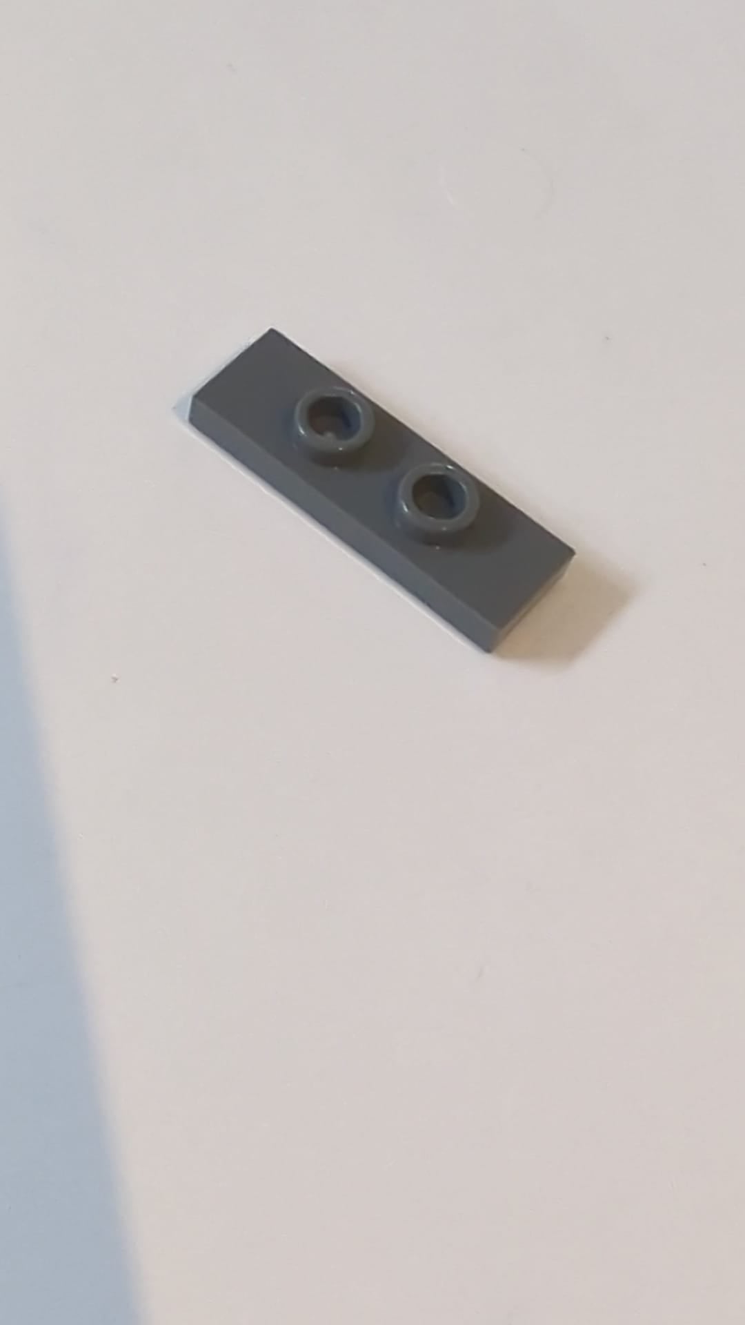1x3 Platte, modifiziert mit 2 Bolzen „Doppelbrücke“ altdunkelgrau