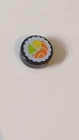1x1 Fliese rund mit Sushi-Lachs-Maki-Rollenmuster schwarz