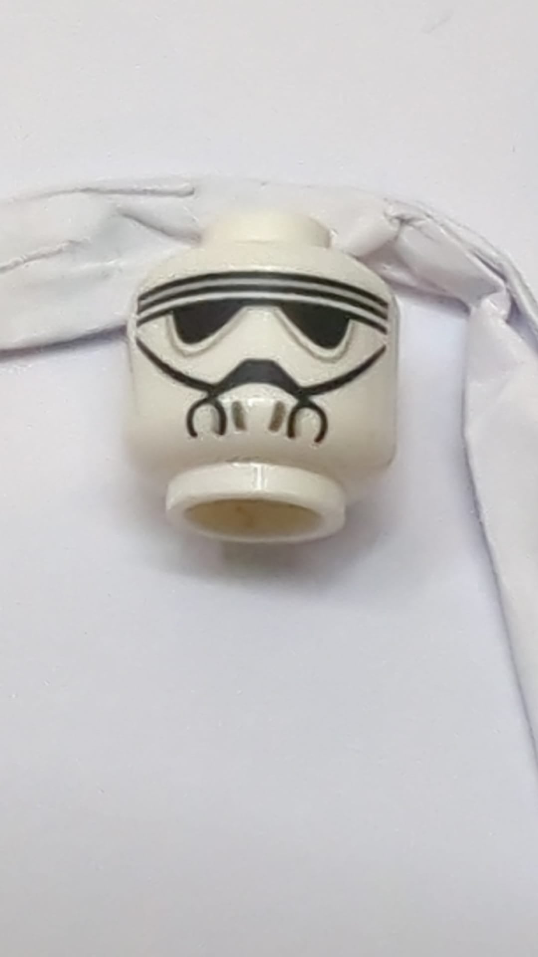 Minifigur, Alienkopf mit schwarzer Schutzbrille und Atemmaske, Muster „SW Imperial Driver / Pilot“ weiß