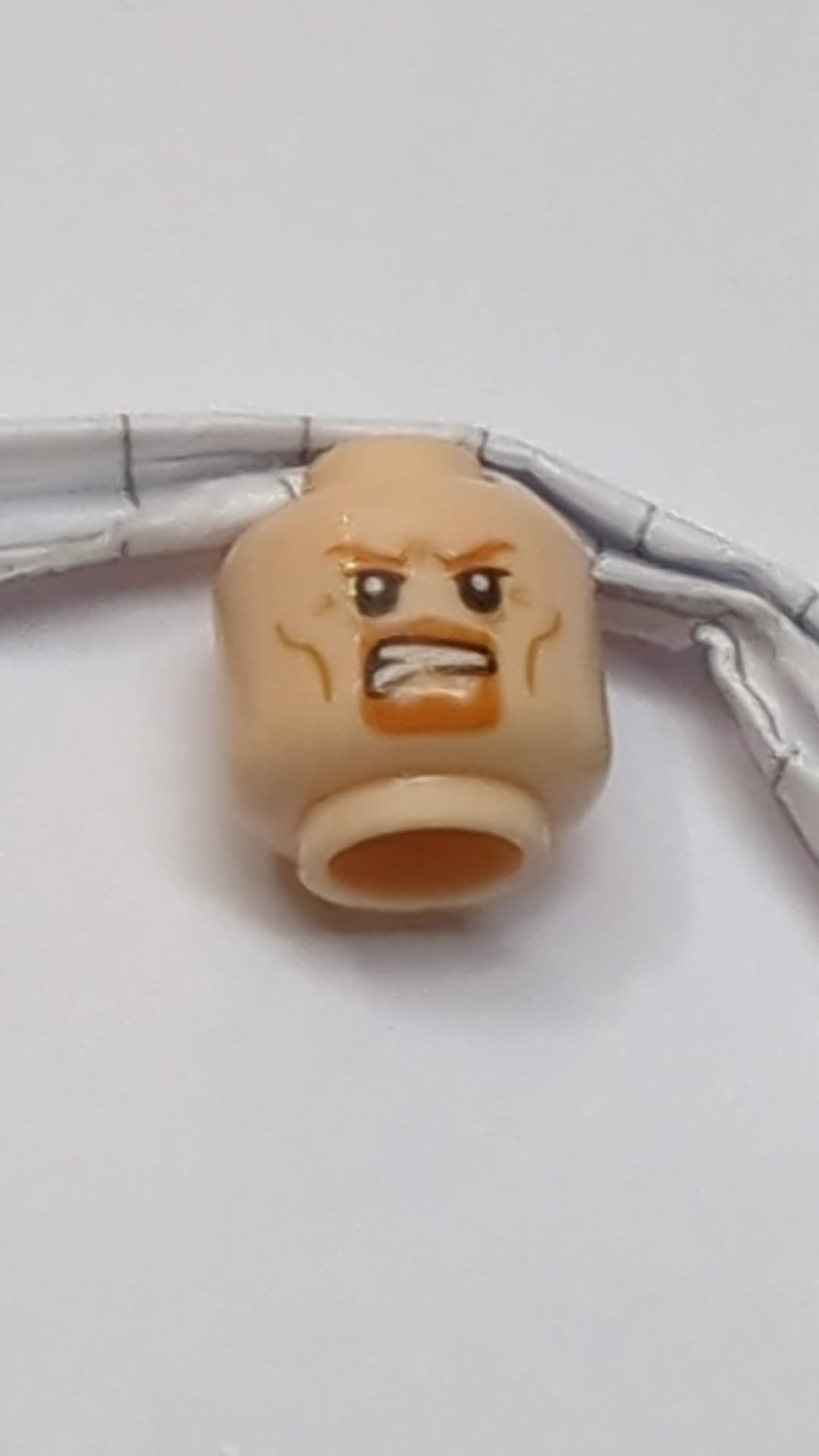 Minifigur, Kopf doppelseitig, Herr der Ringe Boromir, Spitzbart, strenges/grimmiges Muster hellnougat (fleischfarben)