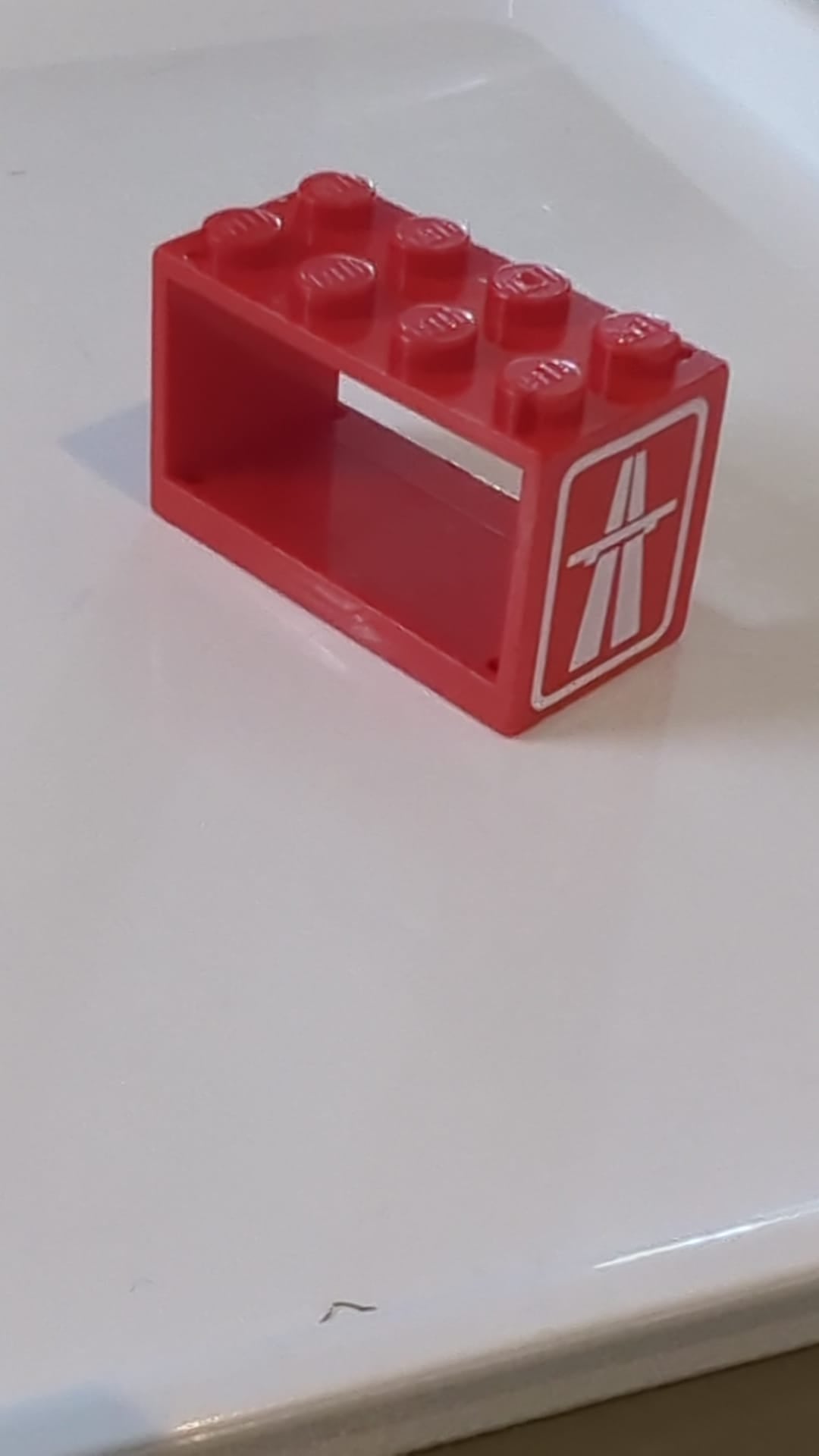 2x4x2 Halter Spule mit Autobahnmuster rot