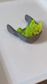 Großer Kopf für Figuren – Felsenmonster-König, Unterkiefer mit transparent-neongrünen Zähnen neudunkelgrau