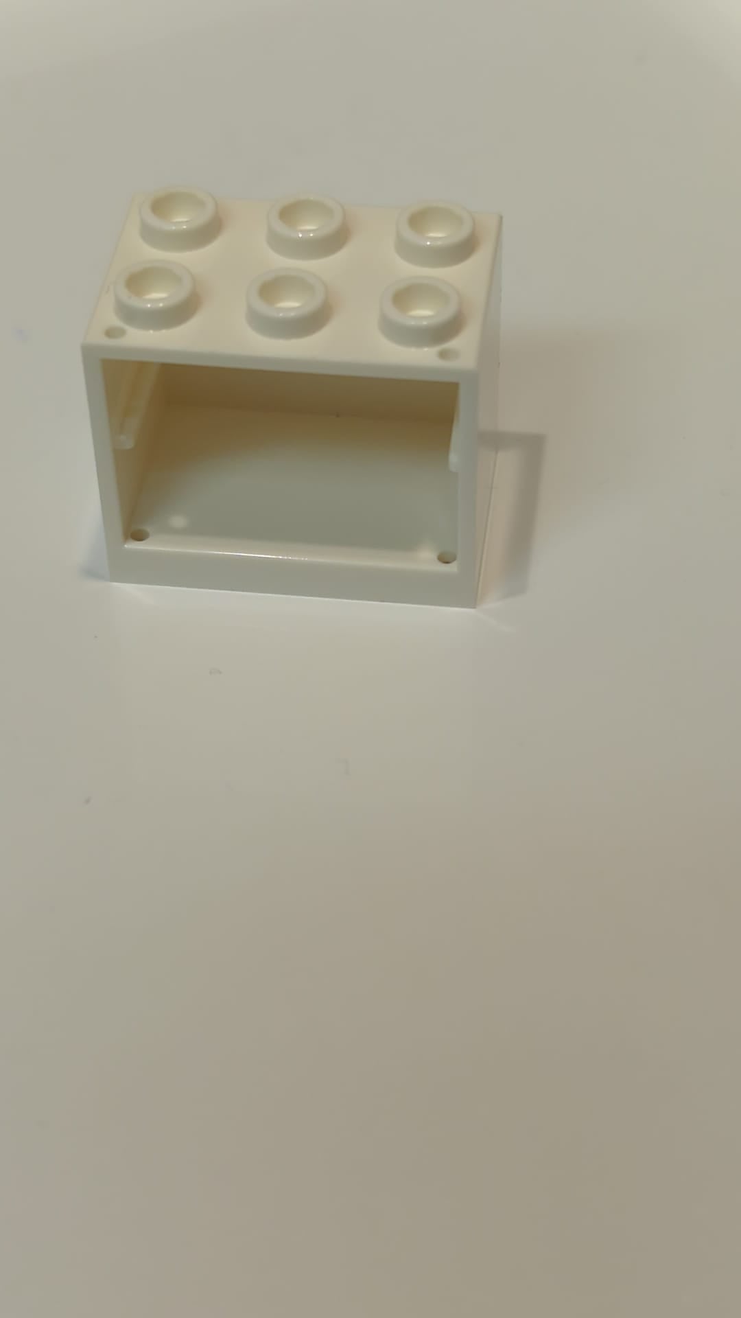 NEU  2 x 3 x 2 Container, Schrank – Hohle Noppen weiß