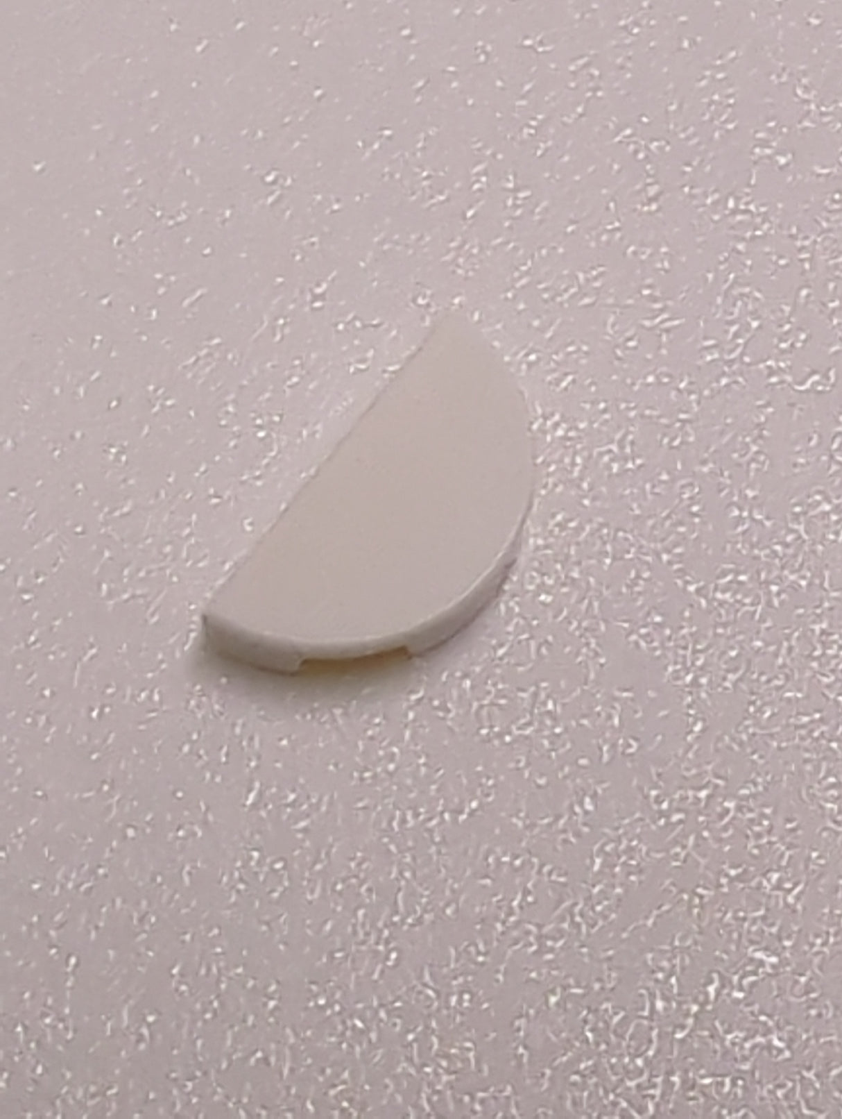 NEU Fliese, rund, 1 x 2, halb weiß
