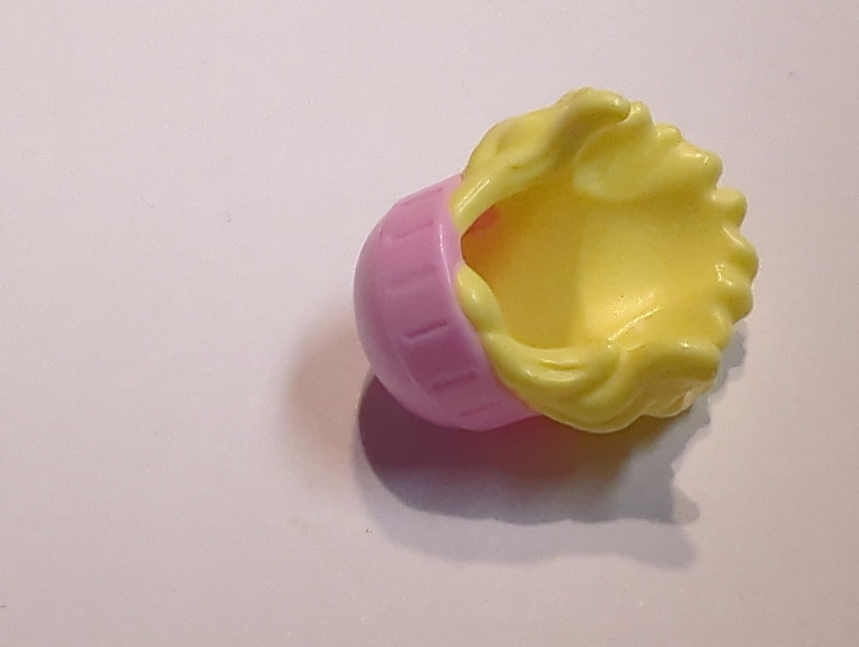 NEU Mini-Puppe, Haar-Kombination, Haare mit Mütze, lang und wellig mit geformtem leuchtend pinkem Beanie-Muster