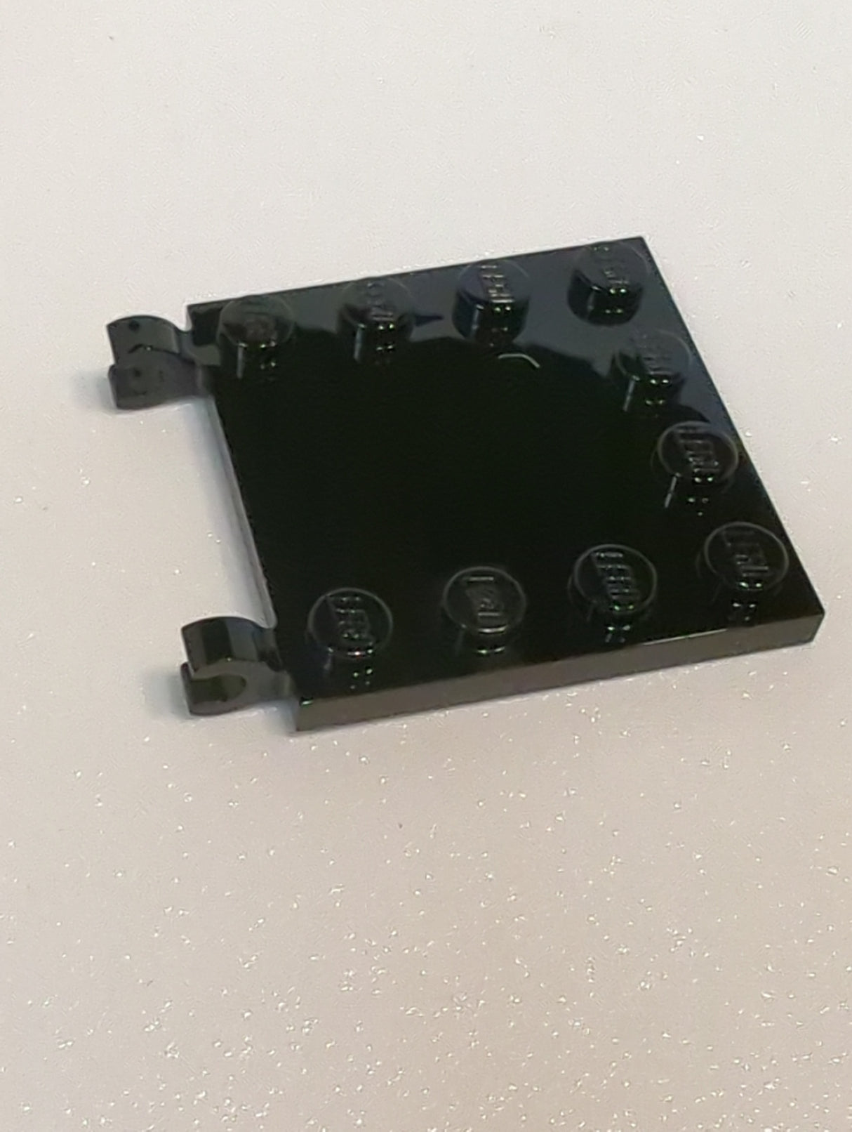 NEU Tile, Modified 4 x 4 with Studs on Edges and 2 Open O Clips &#40;Horizontal Grip&#41; schwarz black