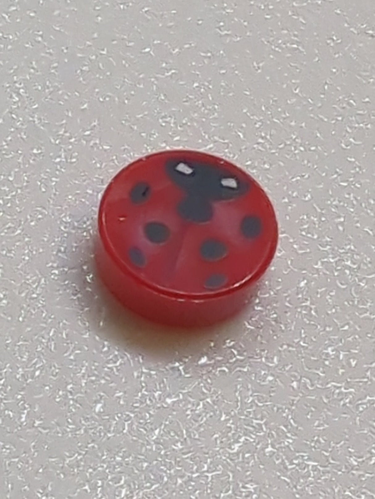 NEU Fliese, rund 1 x 1 mit Marienkäfer, Muster kleine weiße Augen rot