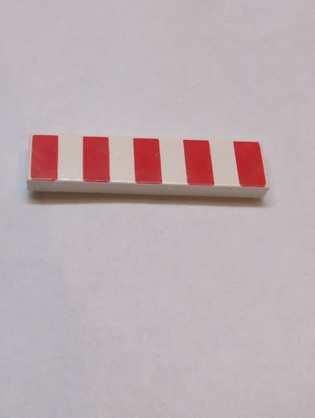 1x4 Fliese bedruckt mit 5 Red Stripes Pattern weiß