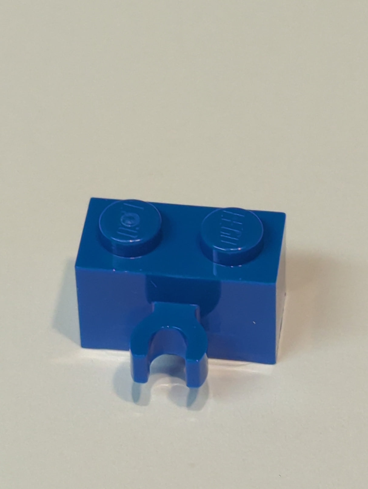 NEU Stein, Modifiziert 1 x 2 mit offenem O-Clip Dick (Vertikaler Griff) blau
