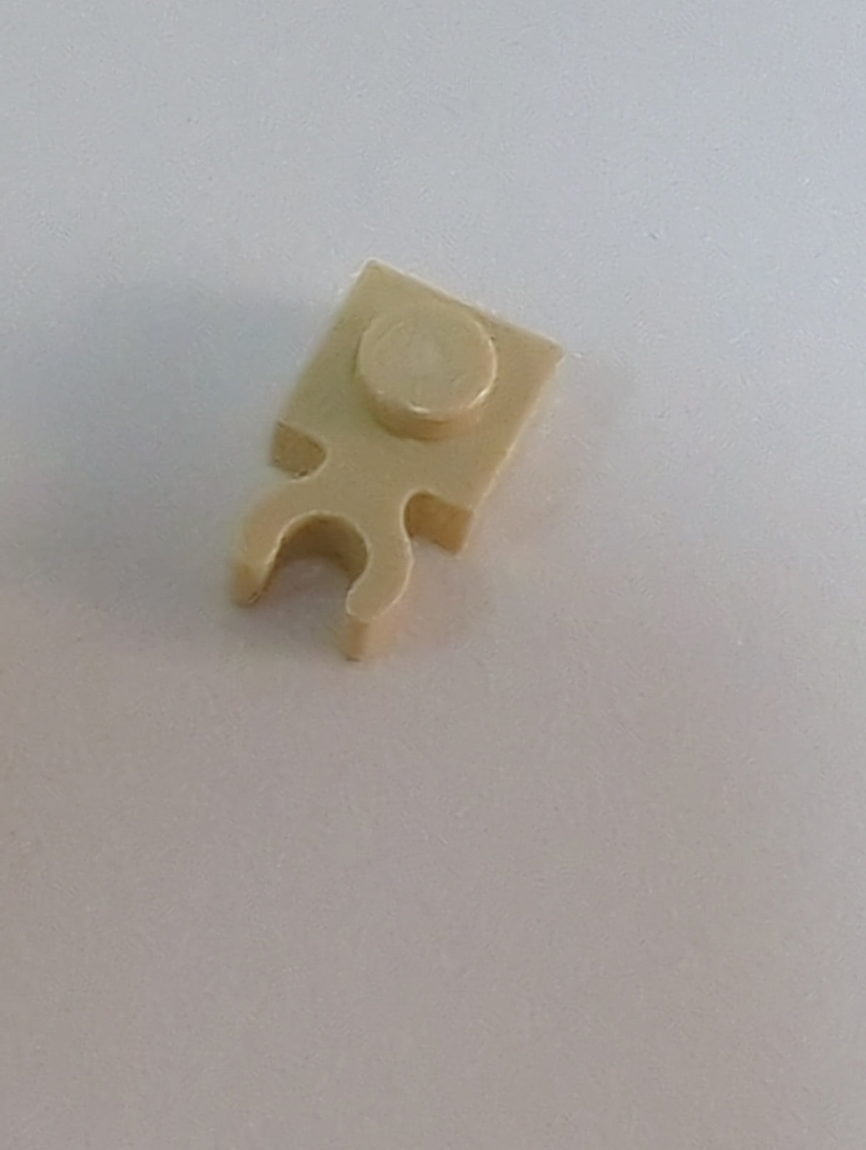 NEU Plate, Modified 1 x 1 with U Clip Thin &#40;Vertical Grip&#41; beige tan