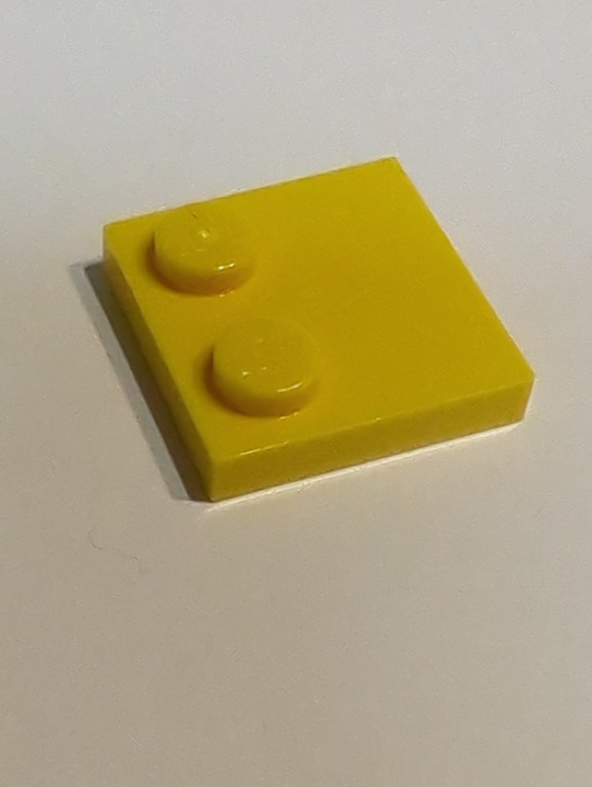 NEU Tile, Modified 2 x 2 with Studs on Edge gelb yellow