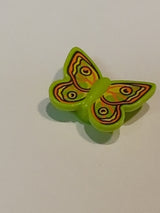 NEU Schmetterling mit Nietenhalter mit gelbem, orangefarbenem und schwarzem Flügelmuster lindgrün