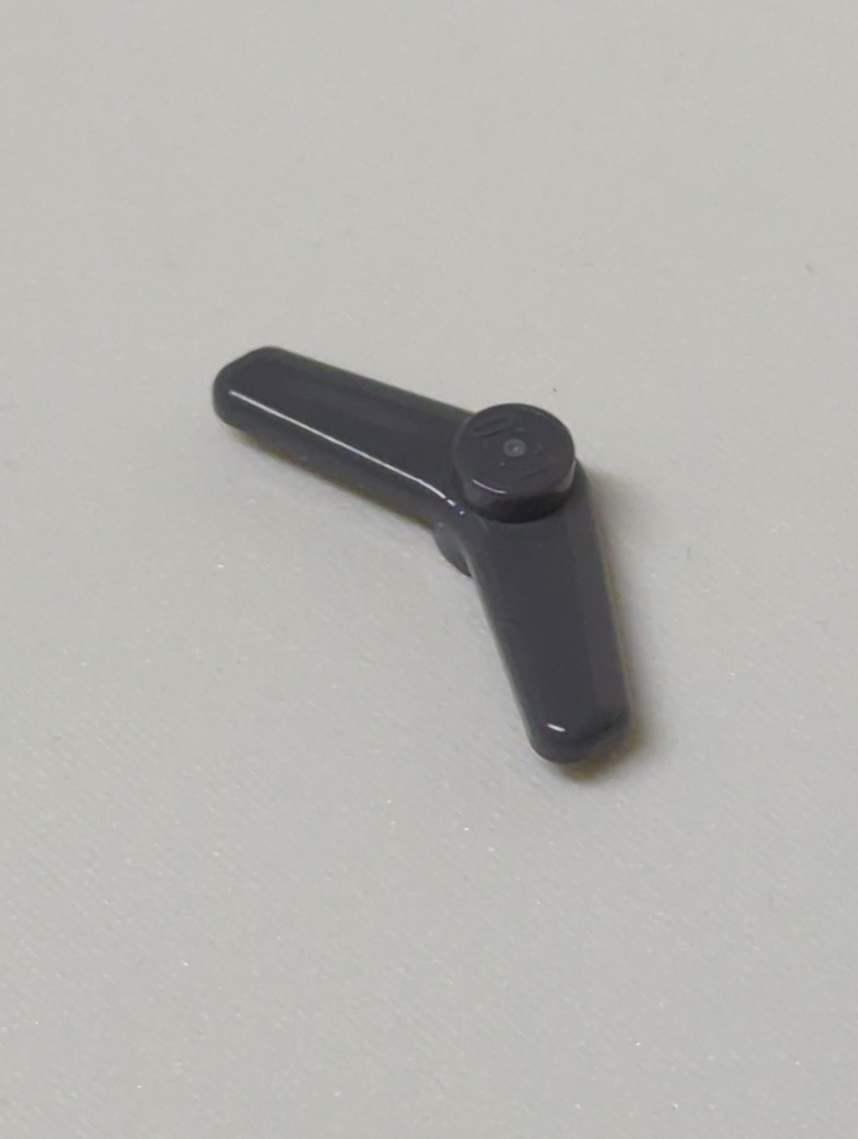NEU Minifigur, Utensil Boomerang neudunkelgrau