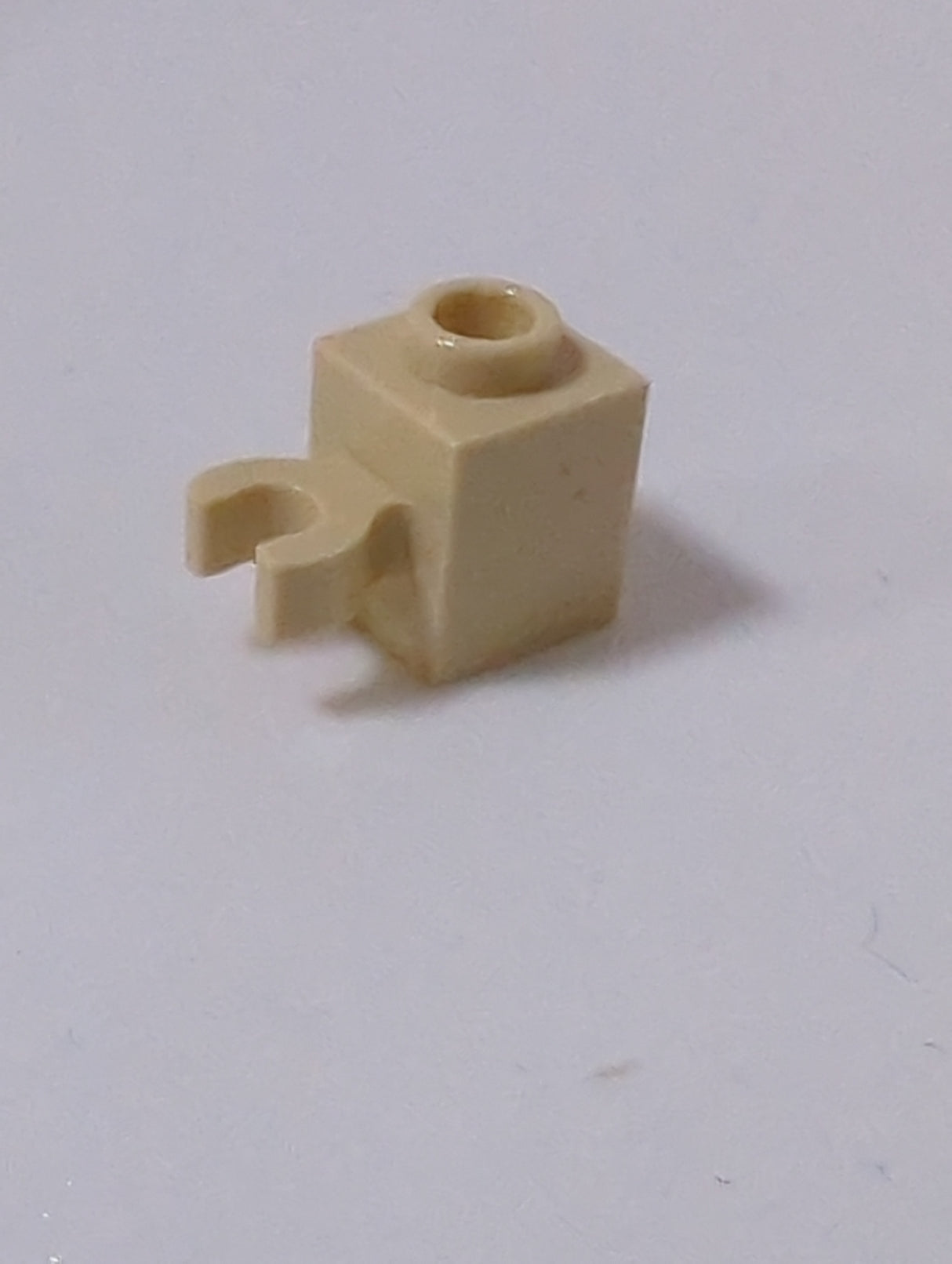 NEU Brick, Modified 1 x 1 with Open O Clip &#40;Vertical Grip&#41; - Hollow Stud beige tan