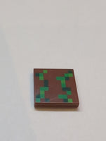 2x2 Fliese bedruckt mit Bright Green, Green and Dark Green Minecraft Pixelated Pattern neubraun reddish brown