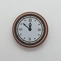 2x2 Fliese rund bedruckt with Bottom Stud Holder with Clock with Roman Numerals Simple Pattern neubraun reddish brown