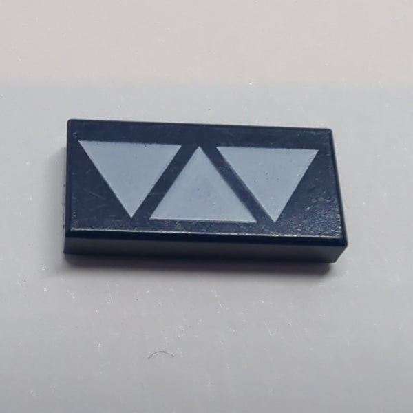 1x2 Fliese bedruckt with 3 White Triangles dunkelblau dark blue