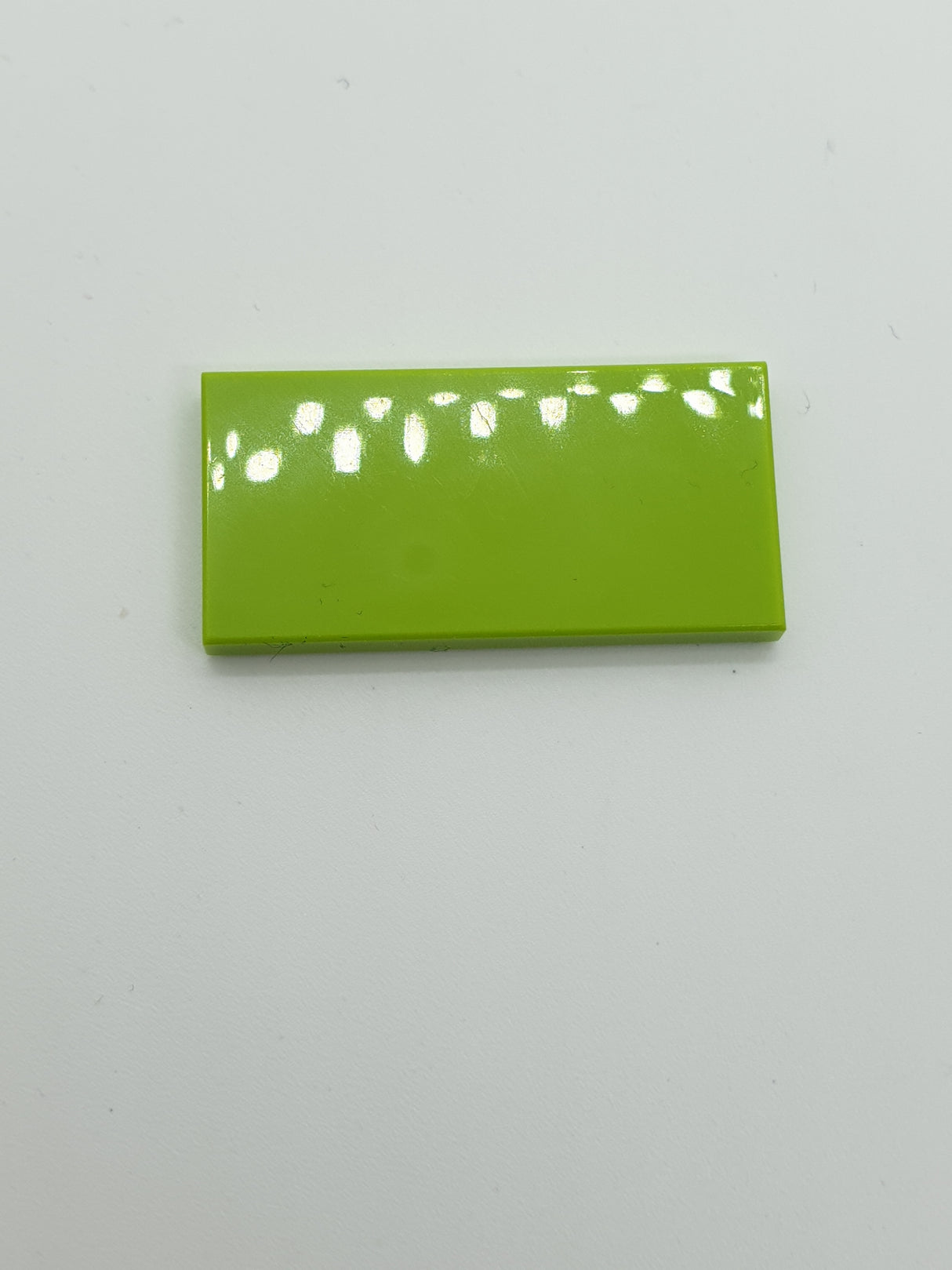 2x4 Fliese lindgrün