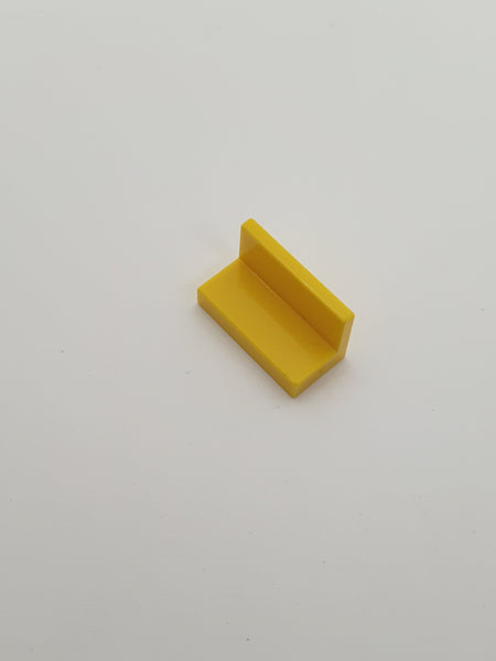 1x2x1 modifizierte Fliese Wandelement runde Ecken gelb