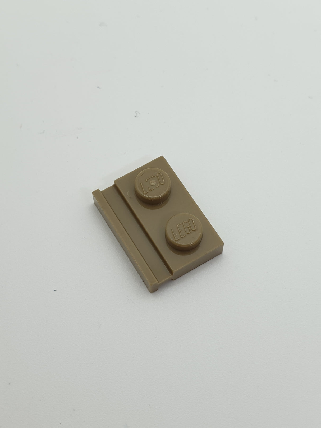 1x2 modifizierte Platte mit Schiene dunkelbeige