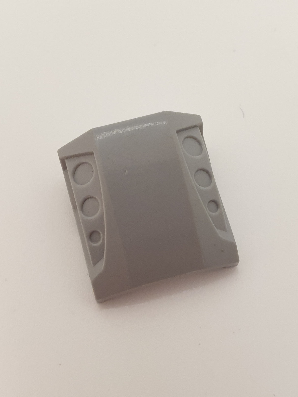 2x2 Dachstein gebogen 3 versenkte Seitenöffnungen neuhellgrau light bluish gray