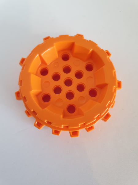 Rad aus Hartplastik 8x8 mit 13 Pin-Löchern orange