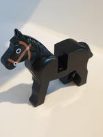 Pferd mit braunem Geschirr schwarz black