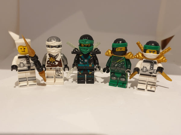 Bunte Tüte mit diesen 5 Minifiguren aus dem Bereich Ninjago