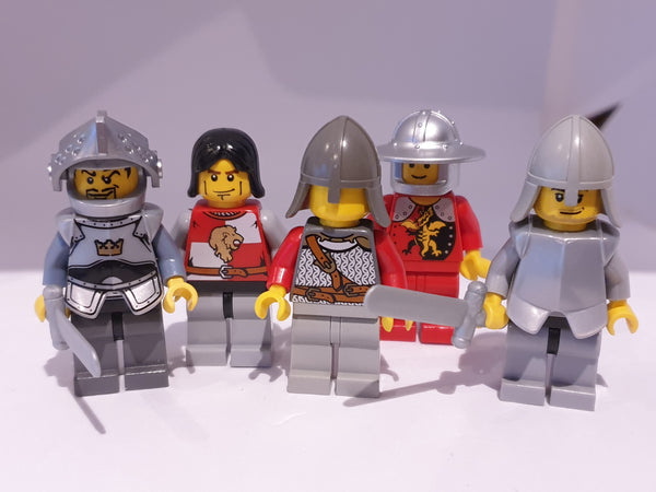 Bunte Tüte mit diesen 5 Minifiguren aus dem Bereich Castle Ritter