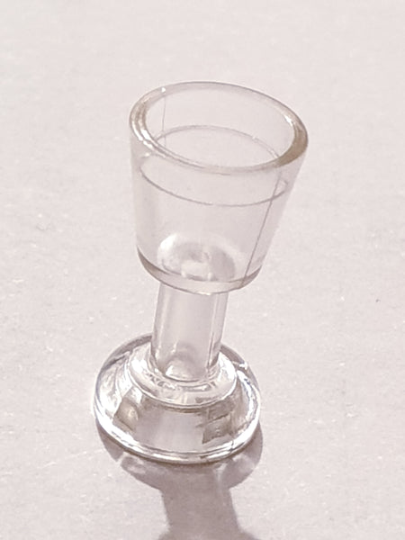 Gebrauchsgegenstand Kelch Pokal transparent weiß trans clear