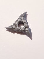 Minifig, Waffe Wurfstern Shuriken mit Struktur pearlsilber