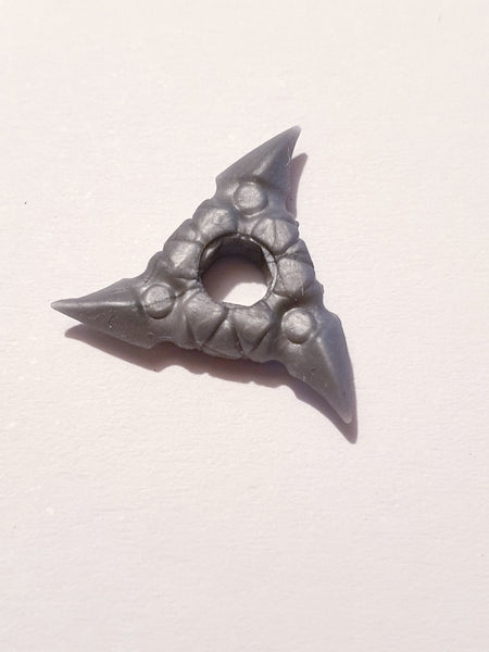 Minifig, Waffe Wurfstern Shuriken mit Struktur pearlsilber